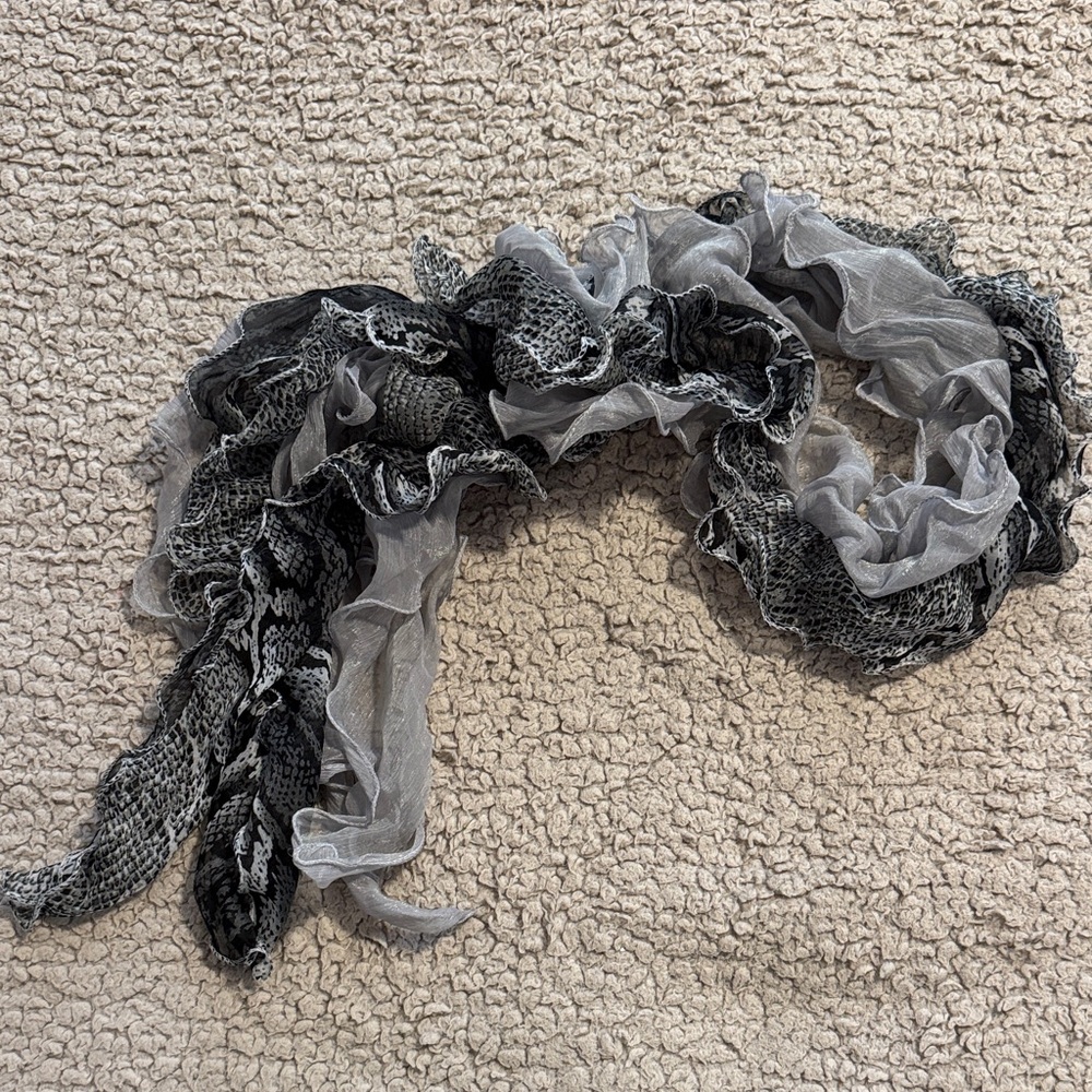 Elegant Black and Gray Ruffled Scarf